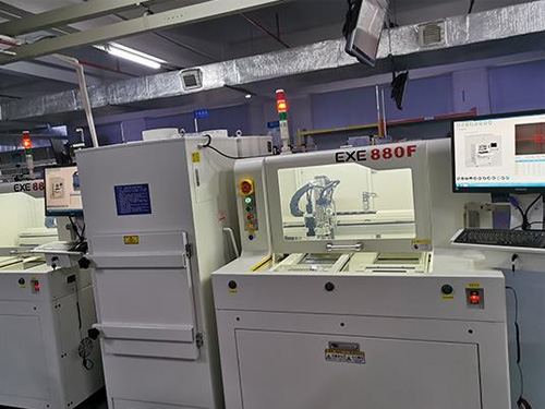 PCB分板機在SMT裝配線中的使用優勢及注意事項